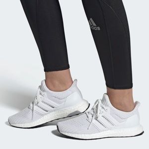BRAND NEW ULTRA WHITE ADIDAS WOMENS ULTRA BOOSTS SIZE 8